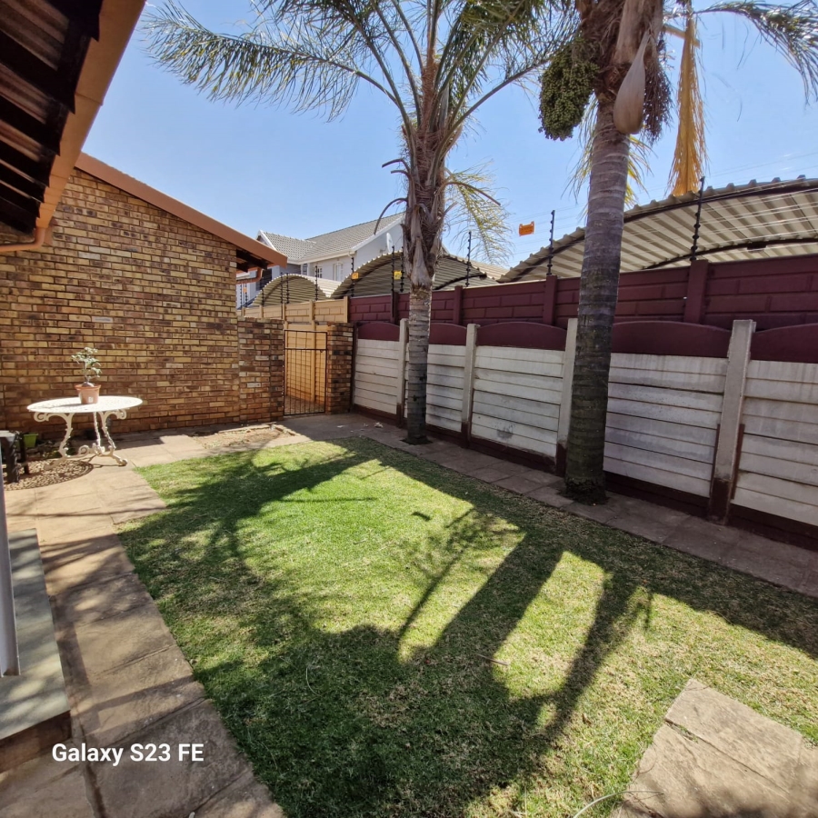 2 Bedroom Property for Sale in Brentwood Gauteng