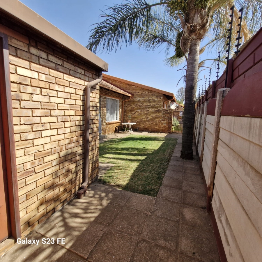 2 Bedroom Property for Sale in Brentwood Gauteng