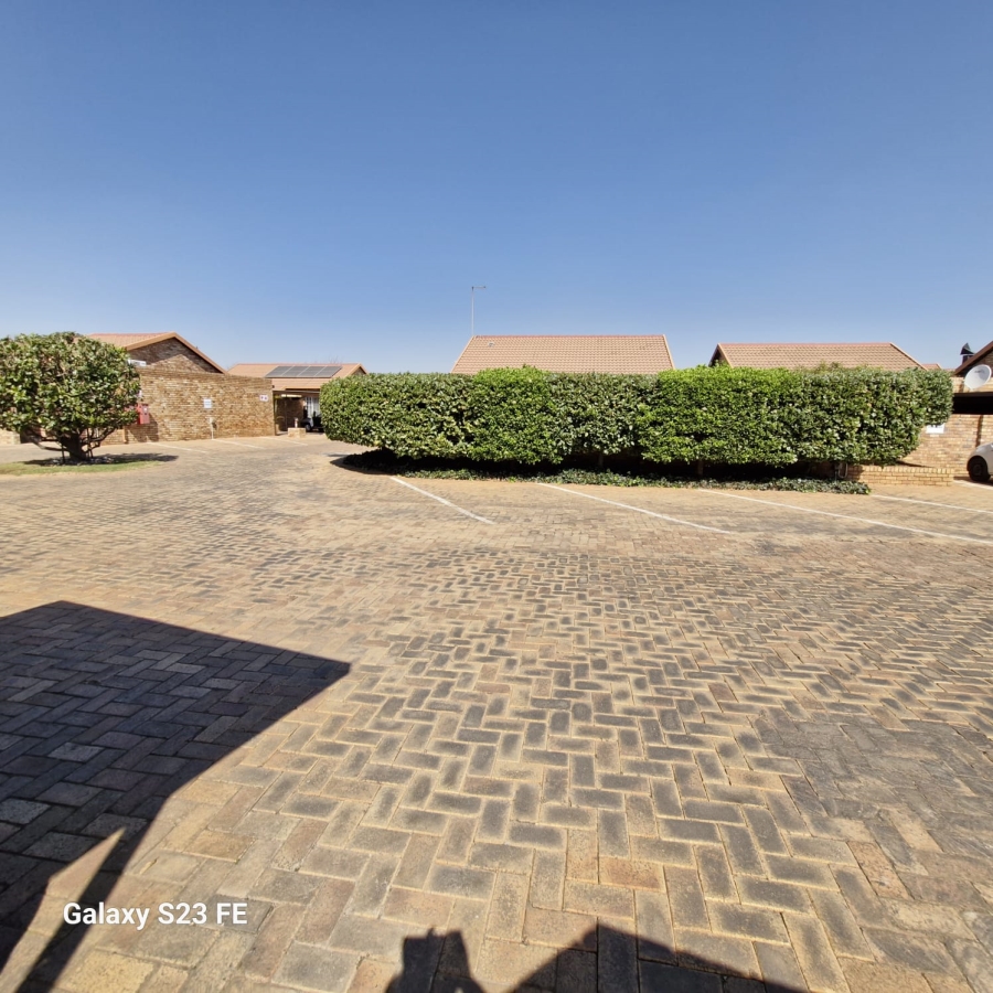 2 Bedroom Property for Sale in Brentwood Gauteng