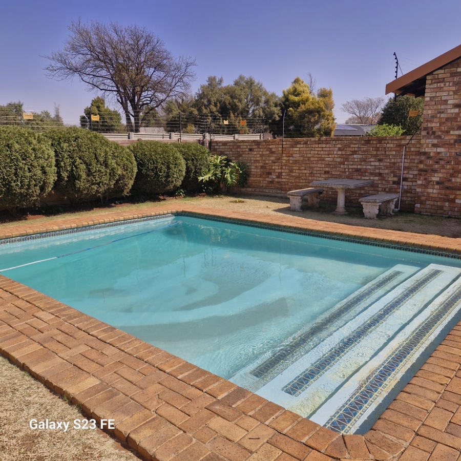 2 Bedroom Property for Sale in Brentwood Gauteng