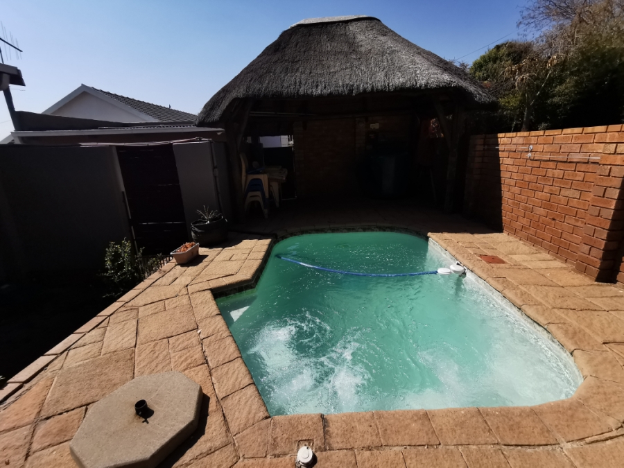 3 Bedroom Property for Sale in Sunnyridge Gauteng