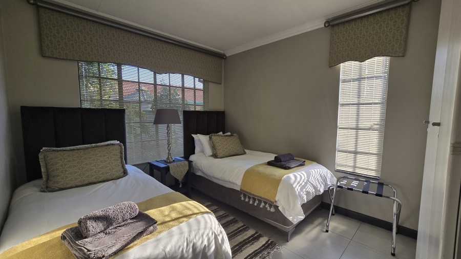 5 Bedroom Property for Sale in Garsfontein Gauteng