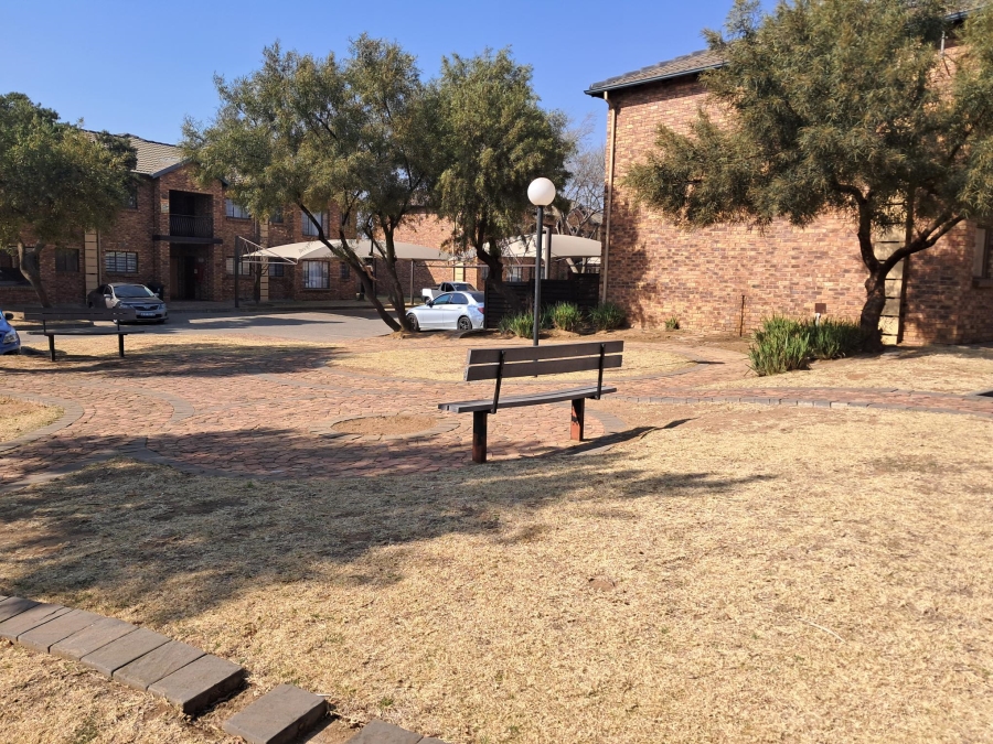 2 Bedroom Property for Sale in Sonneveld Gauteng