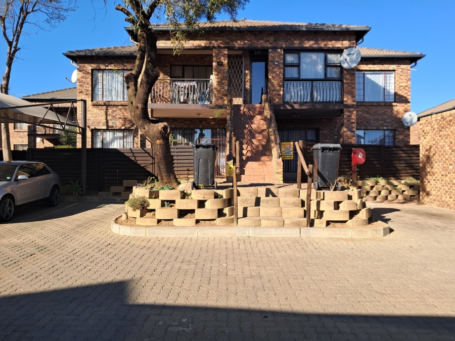 2 Bedroom Property for Sale in Sonneveld Gauteng