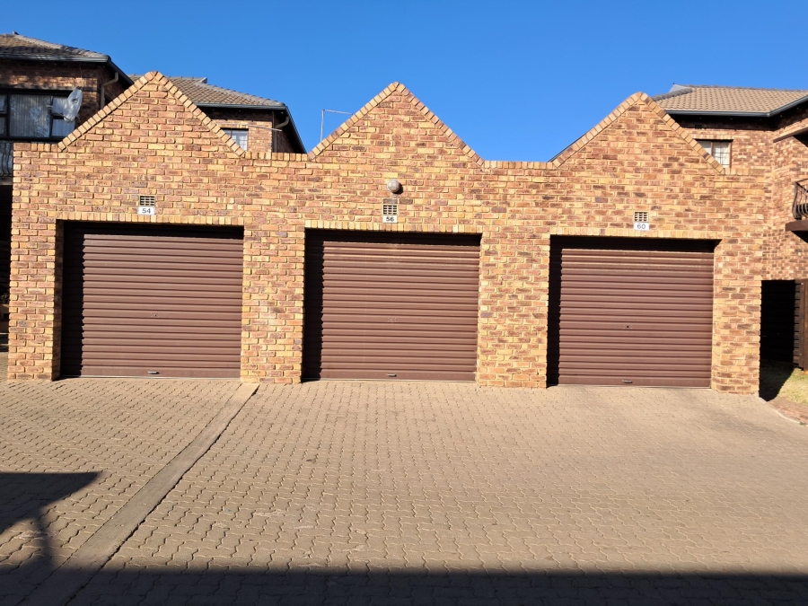 2 Bedroom Property for Sale in Sonneveld Gauteng