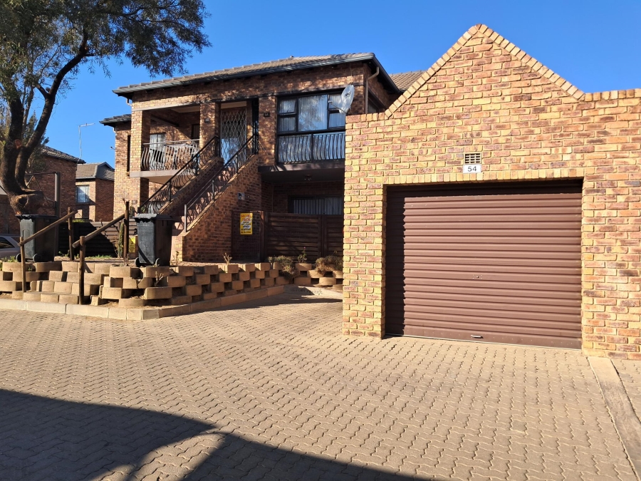 2 Bedroom Property for Sale in Sonneveld Gauteng