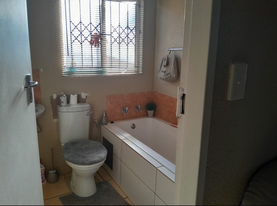 2 Bedroom Property for Sale in Mahube Valley Gauteng