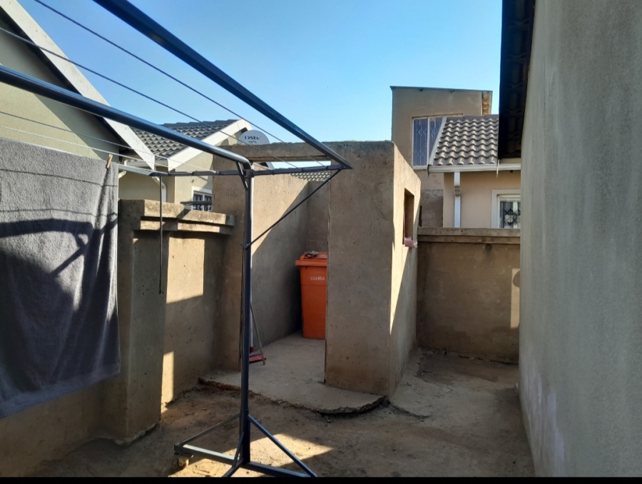 2 Bedroom Property for Sale in Mahube Valley Gauteng