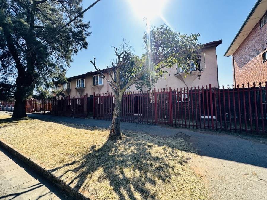 2 Bedroom Property for Sale in Germiston South Gauteng