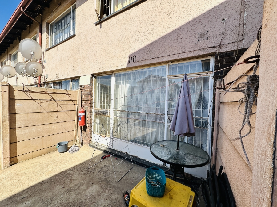 2 Bedroom Property for Sale in Germiston South Gauteng