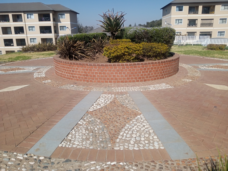 2 Bedroom Property for Sale in Lilianton Gauteng