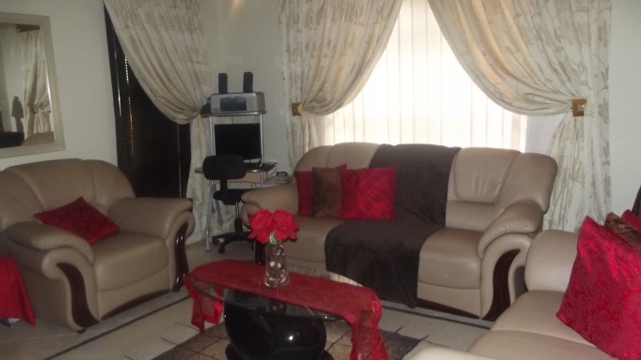 To Let 2 Bedroom Property for Rent in Goudrand Gauteng