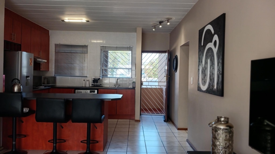 To Let 2 Bedroom Property for Rent in Randhart Gauteng