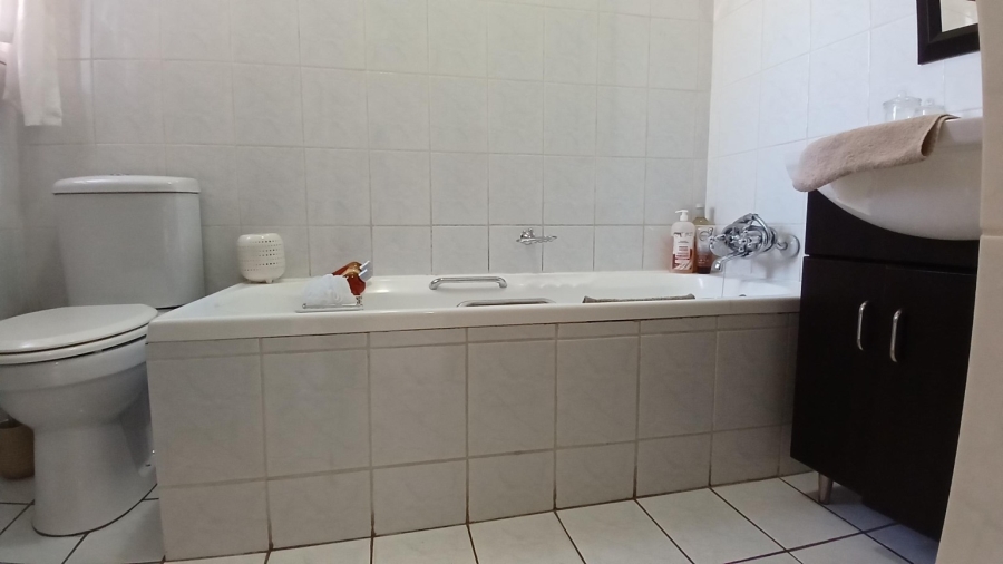 To Let 2 Bedroom Property for Rent in Randhart Gauteng