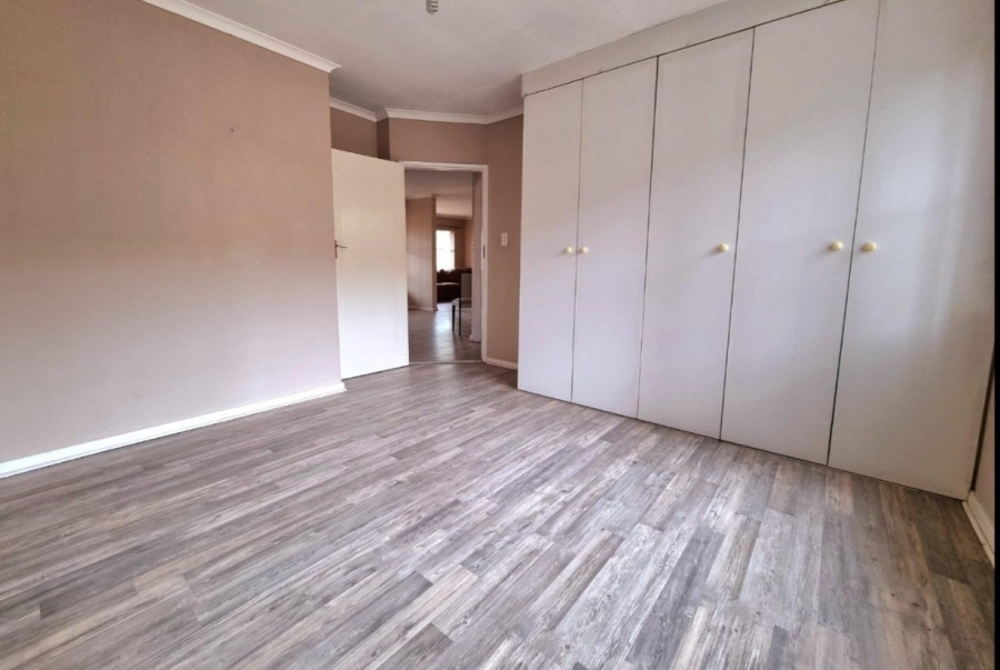 2 Bedroom Property for Sale in Strubenvale Gauteng