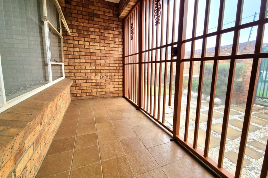 2 Bedroom Property for Sale in Strubenvale Gauteng