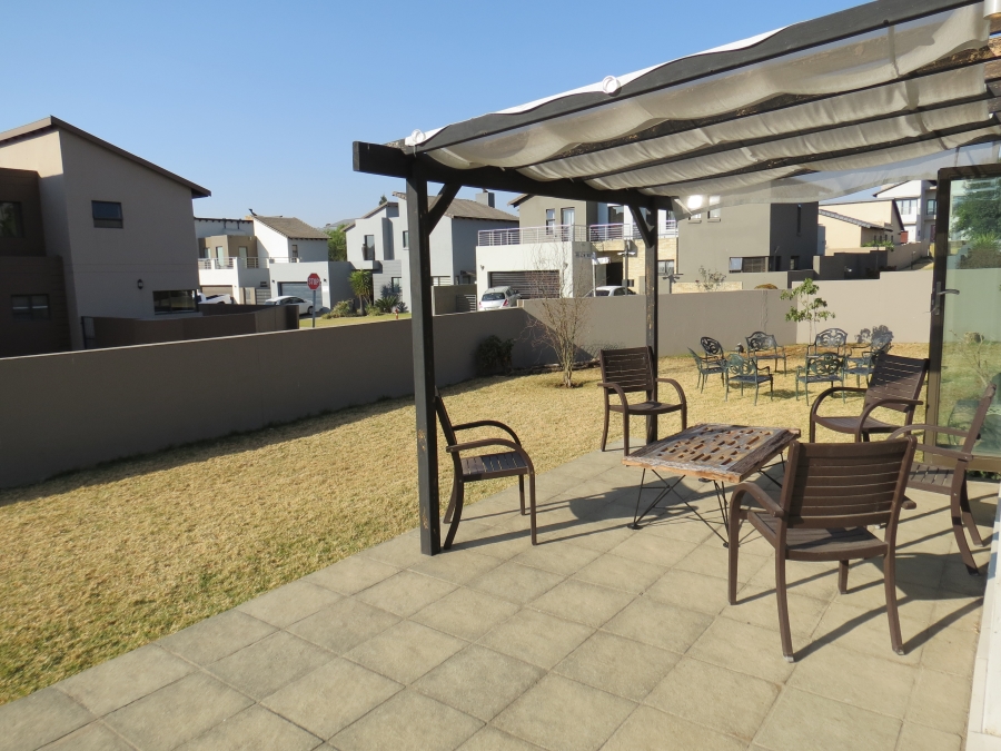 4 Bedroom Property for Sale in Greenstone Hill Gauteng