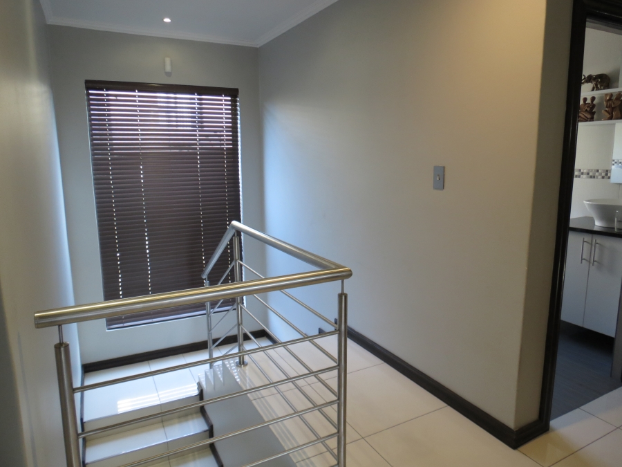 4 Bedroom Property for Sale in Greenstone Hill Gauteng