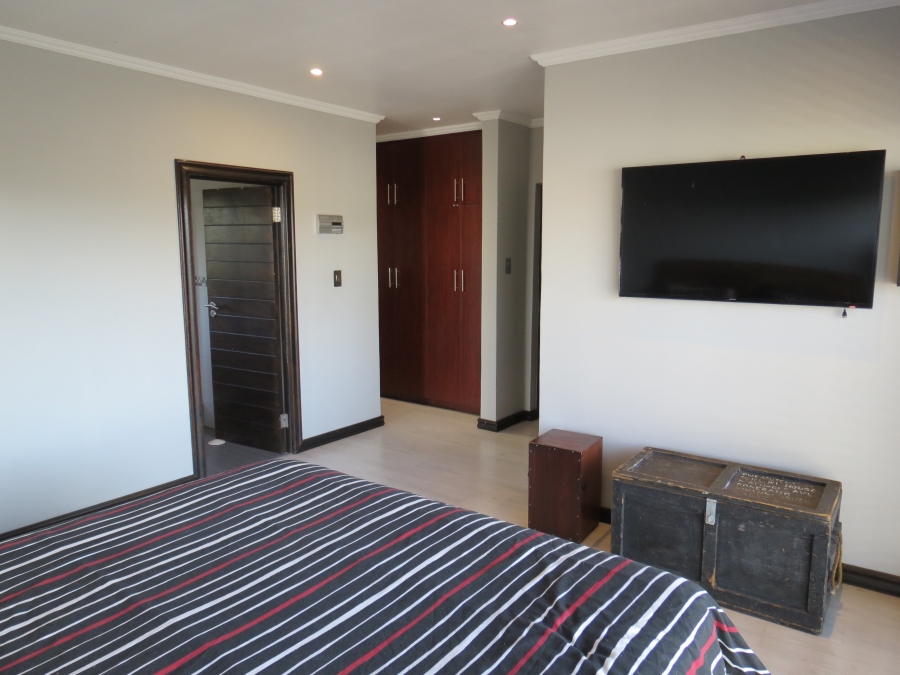 4 Bedroom Property for Sale in Greenstone Hill Gauteng