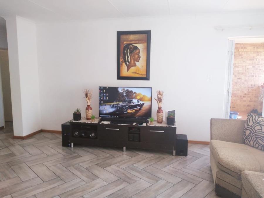 To Let 2 Bedroom Property for Rent in Sundowner Gauteng