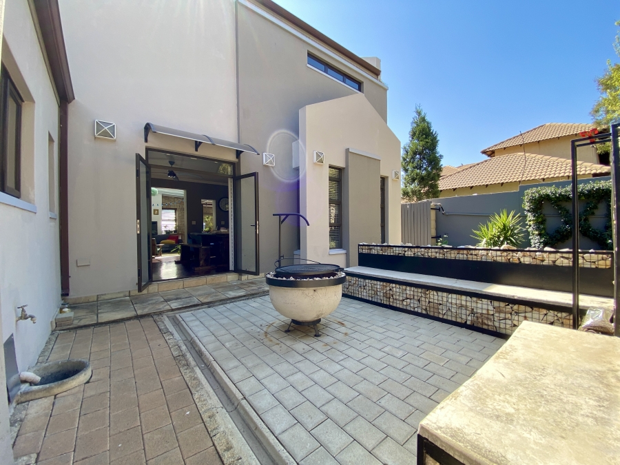 3 Bedroom Property for Sale in Greenstone Hill Gauteng