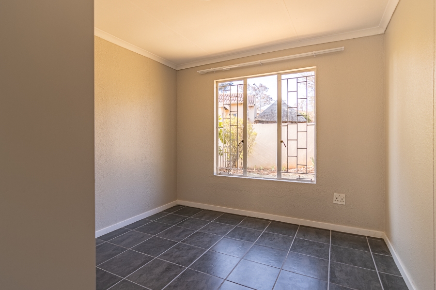 2 Bedroom Property for Sale in Allens Nek Gauteng