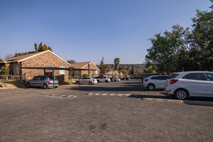 2 Bedroom Property for Sale in Allens Nek Gauteng