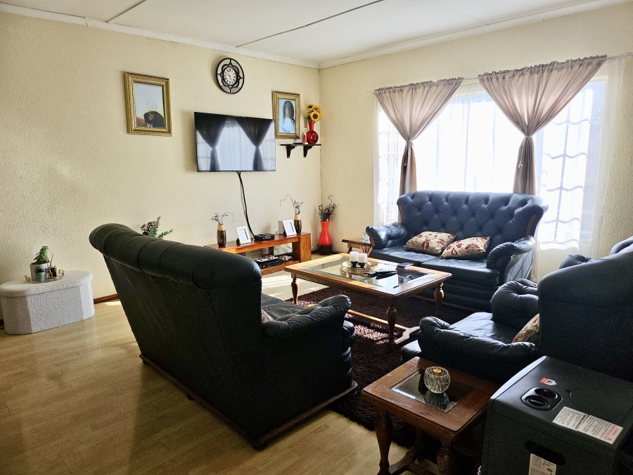 To Let 2 Bedroom Property for Rent in Norkem Park Gauteng