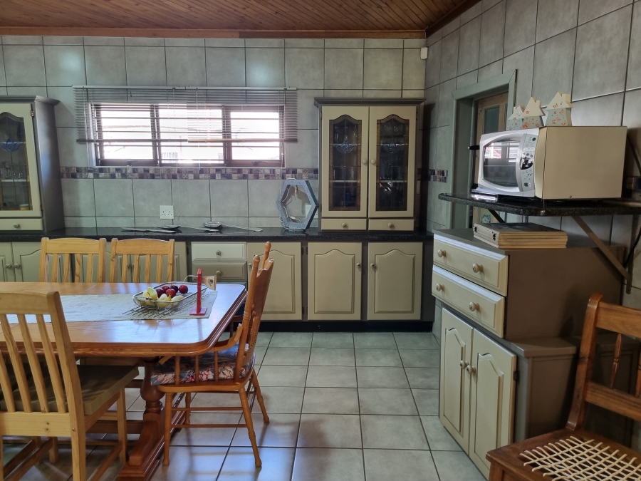 4 Bedroom Property for Sale in Golf Park Gauteng