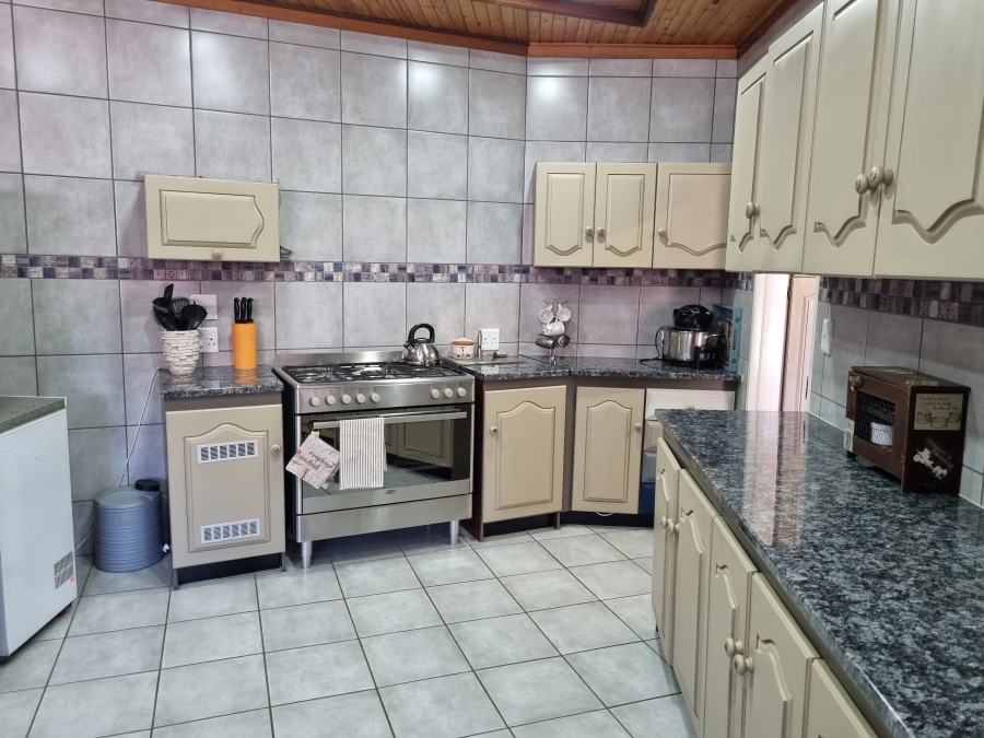 4 Bedroom Property for Sale in Golf Park Gauteng