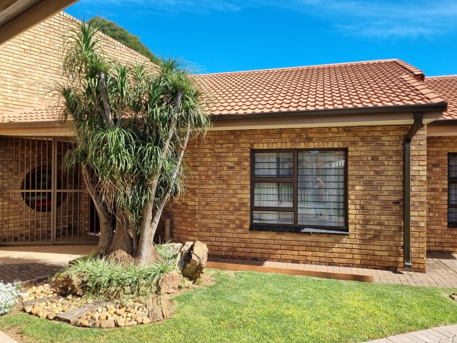 4 Bedroom Property for Sale in Golf Park Gauteng