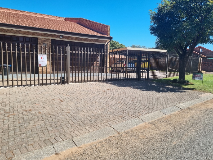 4 Bedroom Property for Sale in Golf Park Gauteng