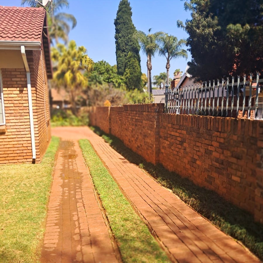 3 Bedroom Property for Sale in Die Wilgers Gauteng