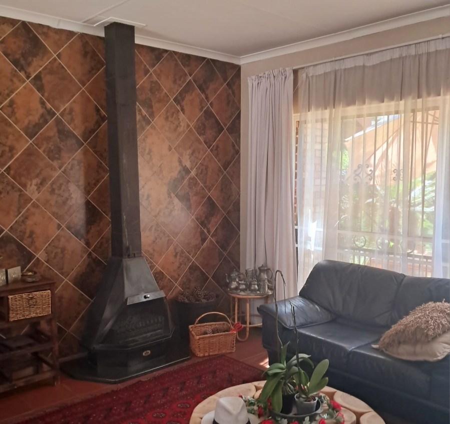 3 Bedroom Property for Sale in Die Wilgers Gauteng