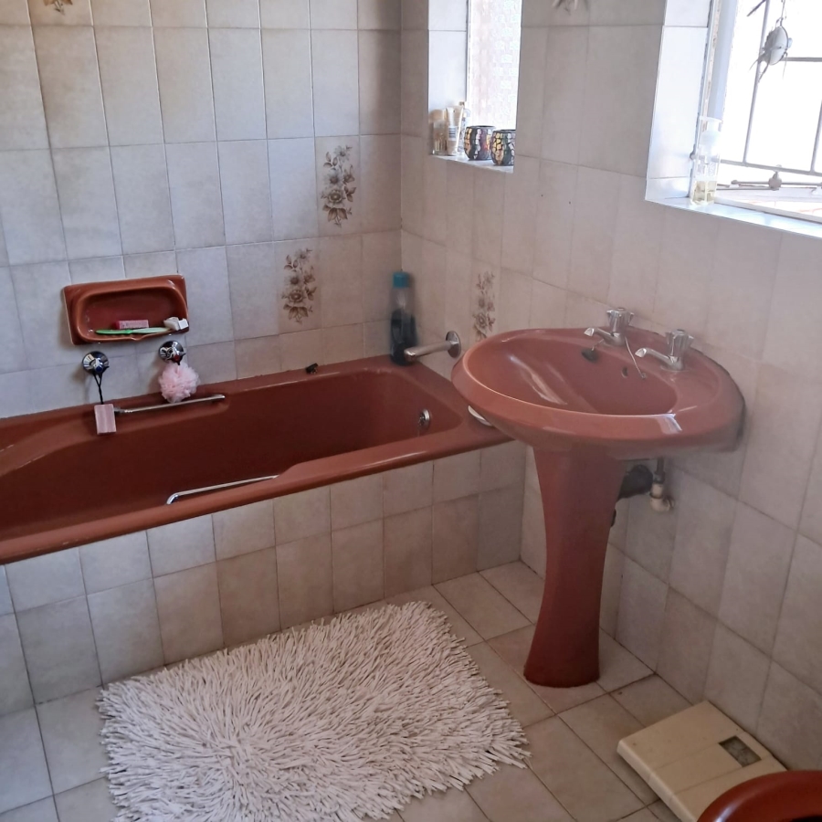 3 Bedroom Property for Sale in Die Wilgers Gauteng