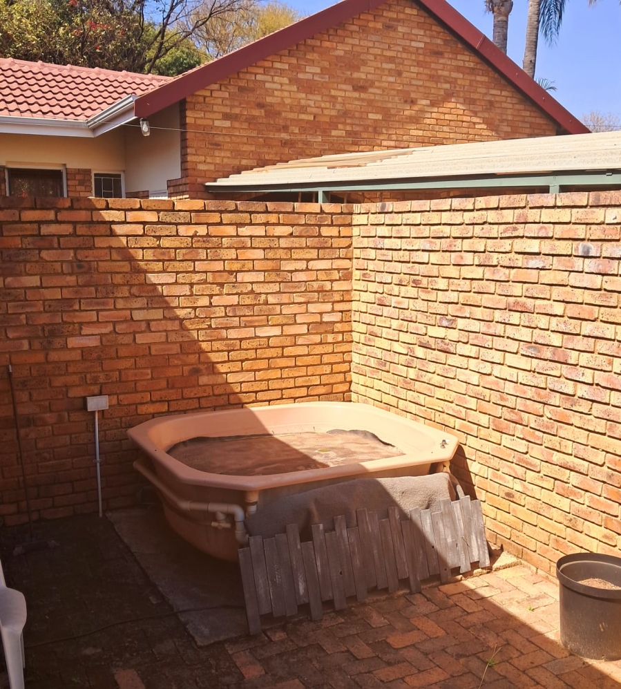 3 Bedroom Property for Sale in Die Wilgers Gauteng