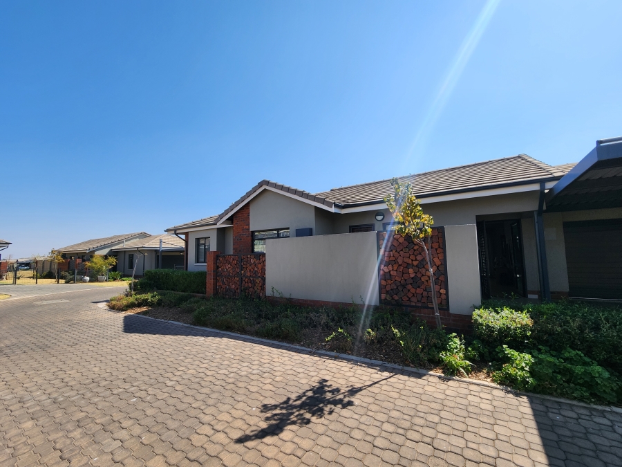 3 Bedroom Property for Sale in Waterkloof Marina Retirement Estate Gauteng