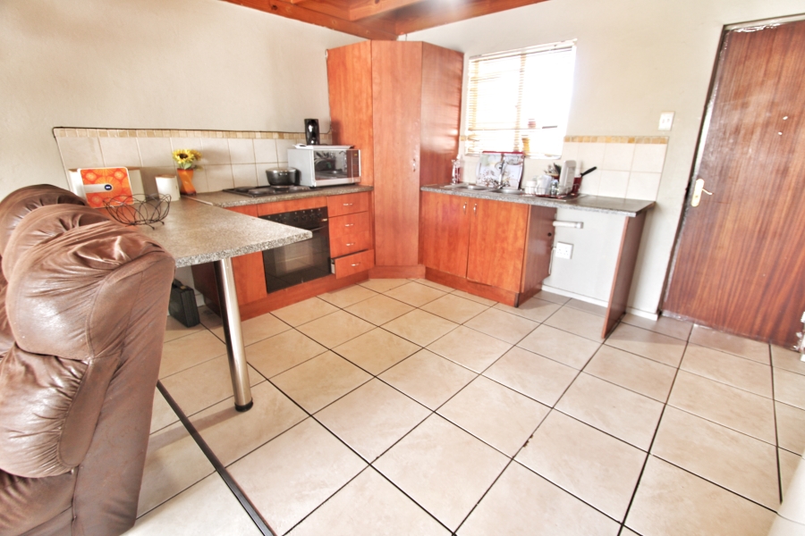 2 Bedroom Property for Sale in Kleinfontein Gauteng