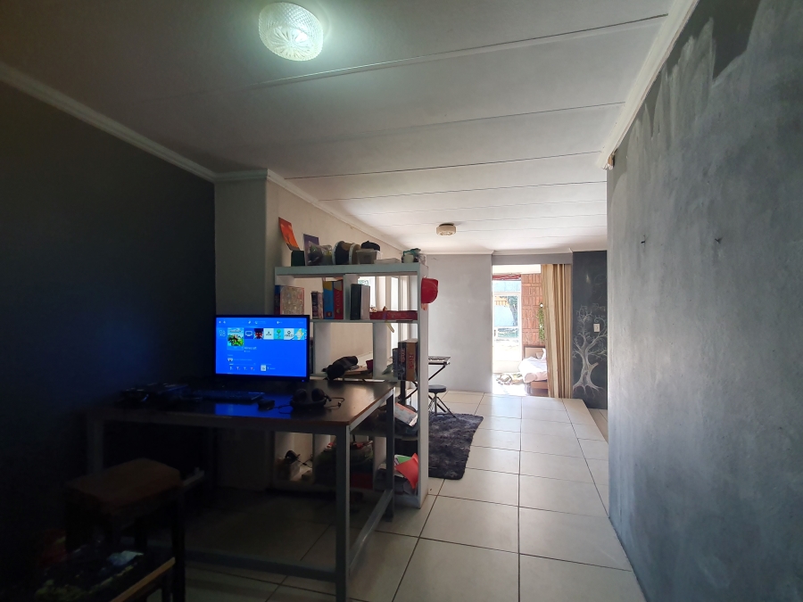 5 Bedroom Property for Sale in Selcourt Gauteng