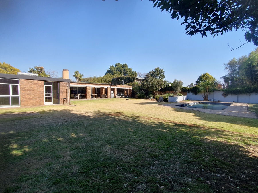 5 Bedroom Property for Sale in Selcourt Gauteng