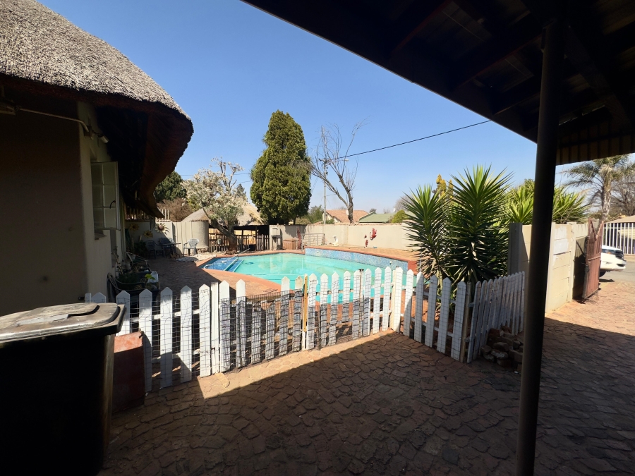 3 Bedroom Property for Sale in Dersley Gauteng