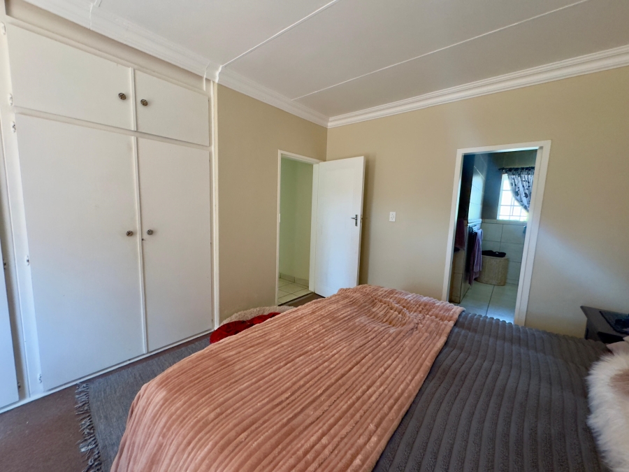 3 Bedroom Property for Sale in Dersley Gauteng