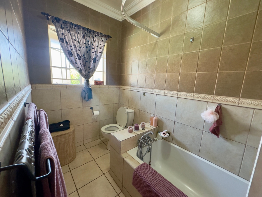 3 Bedroom Property for Sale in Dersley Gauteng