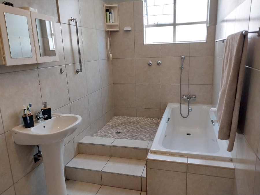 2 Bedroom Property for Sale in Villieria Gauteng