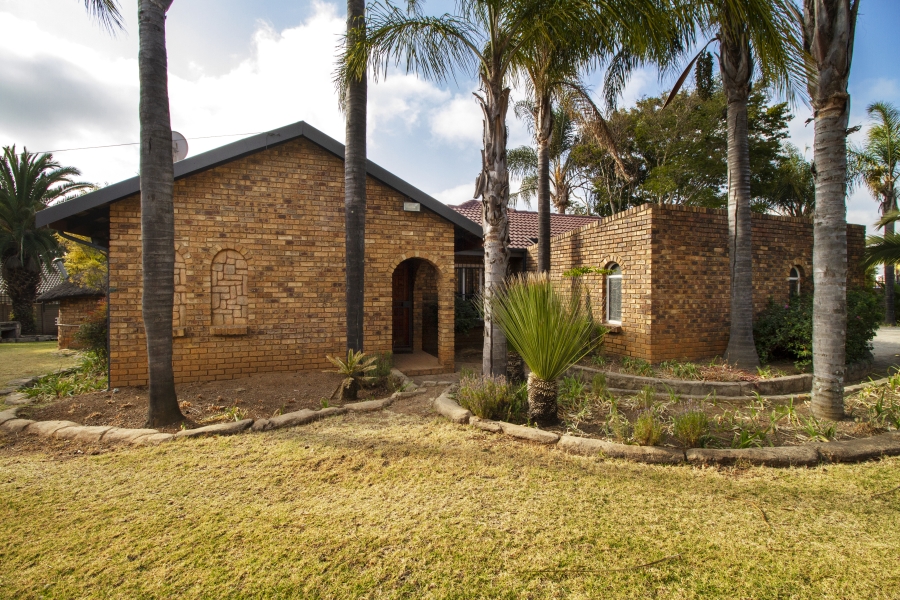 3 Bedroom Property for Sale in Elardus Park Gauteng