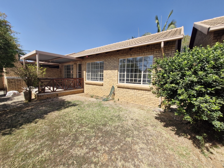 2 Bedroom Property for Sale in Die Wilgers Gauteng