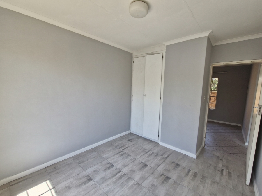 2 Bedroom Property for Sale in Die Wilgers Gauteng