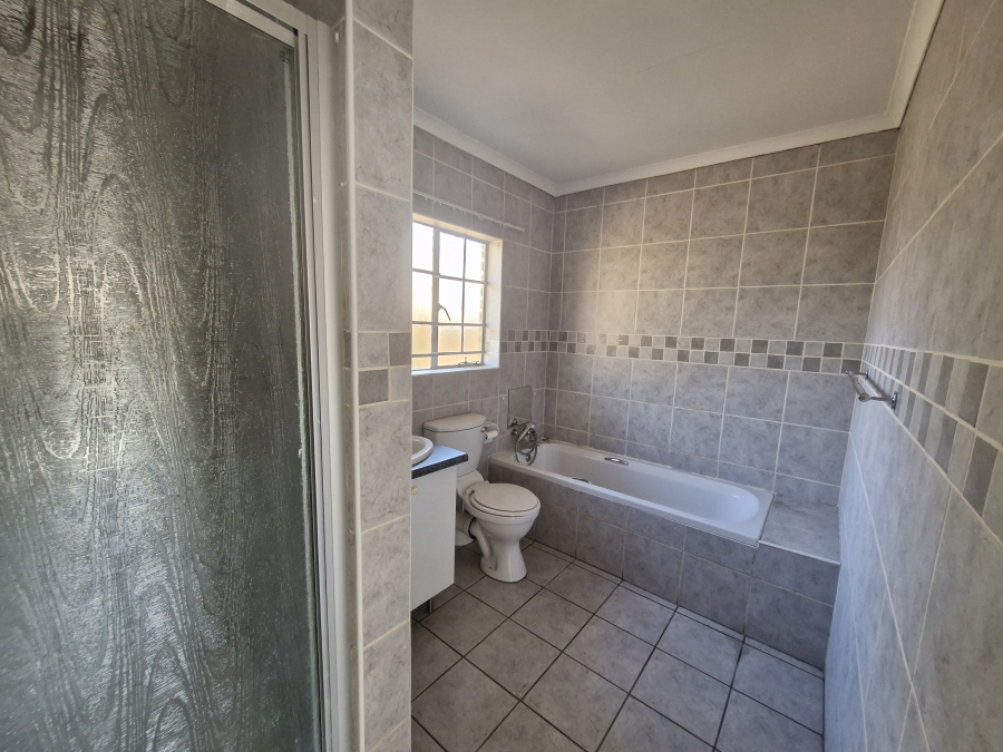 2 Bedroom Property for Sale in Die Wilgers Gauteng