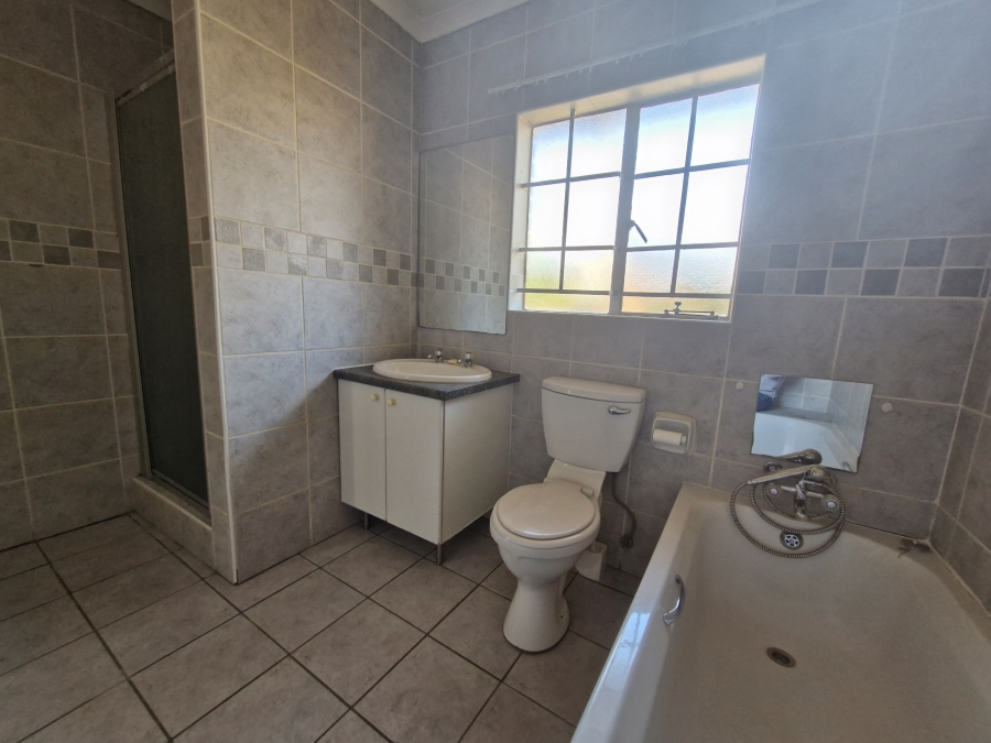 2 Bedroom Property for Sale in Die Wilgers Gauteng