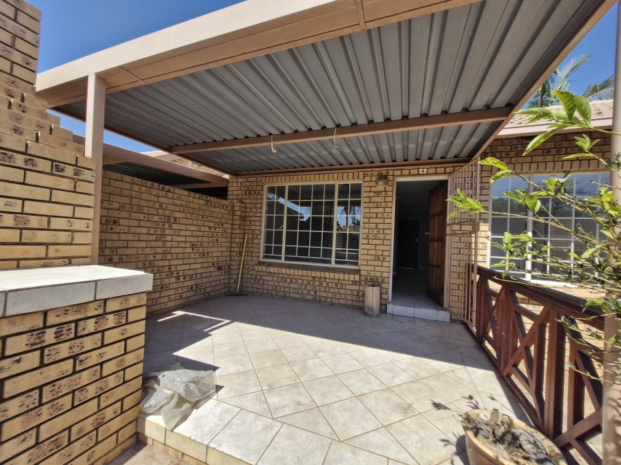 2 Bedroom Property for Sale in Die Wilgers Gauteng